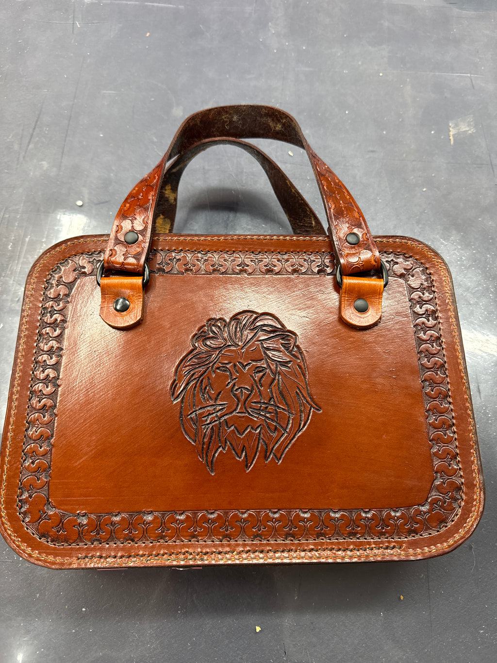 Hand Carved Lion Double Pistol Caddy #48